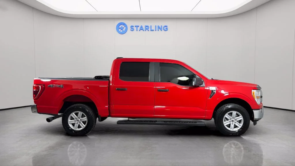 Used 2021  Ford XL image 12
