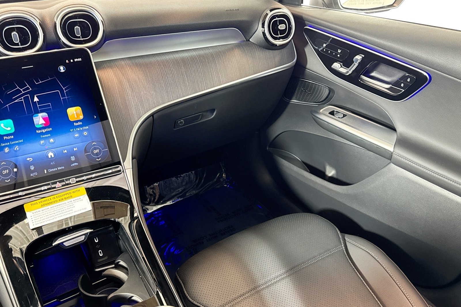 New 2026 Polar White Mercedes-Benz GLC 300 image 21