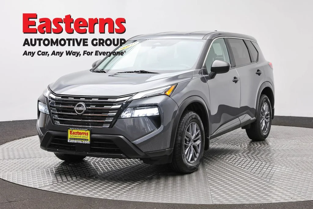Used 2024 Gray Nissan S image 1