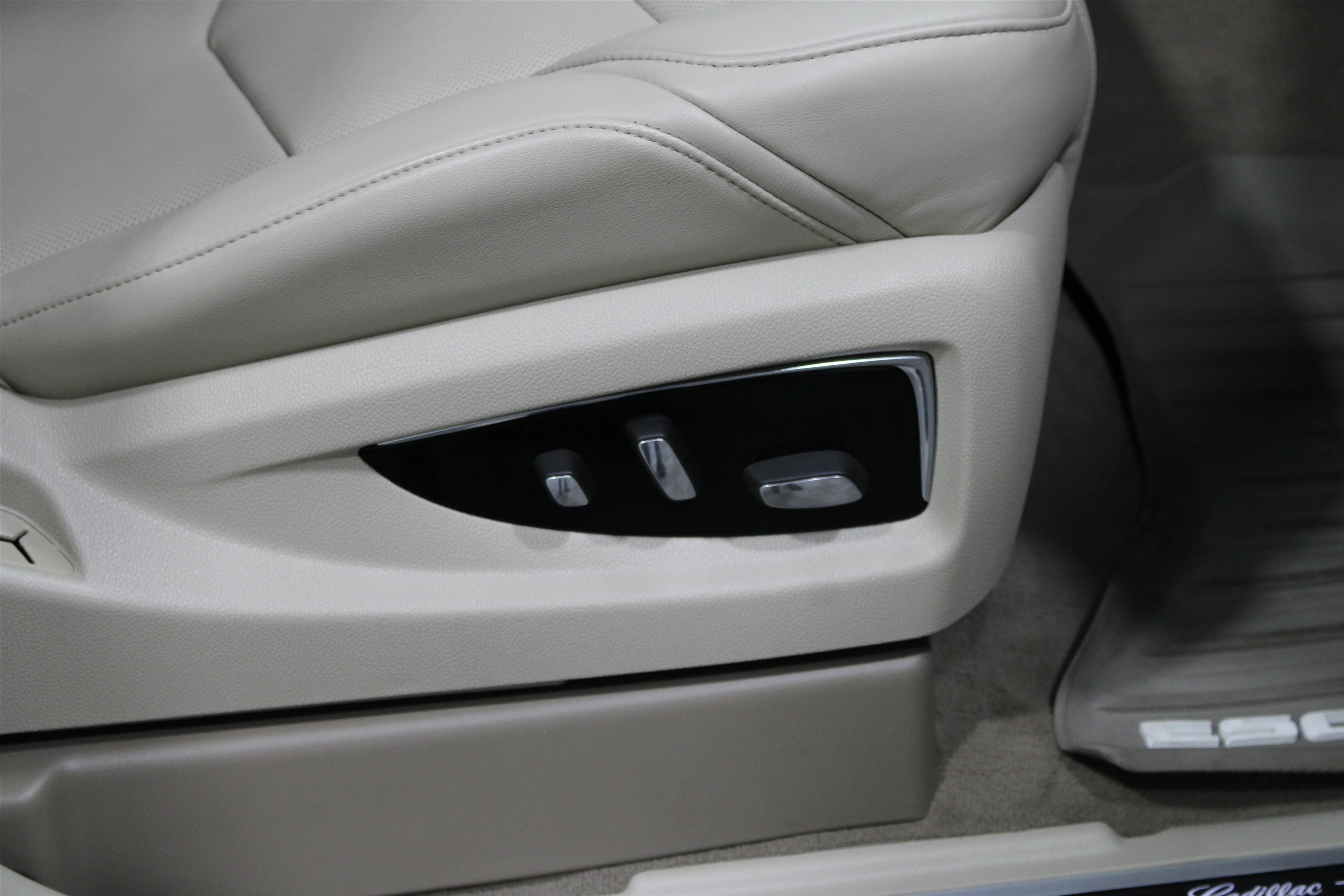 2016 Cadillac Escalade Luxury - Photo 27
