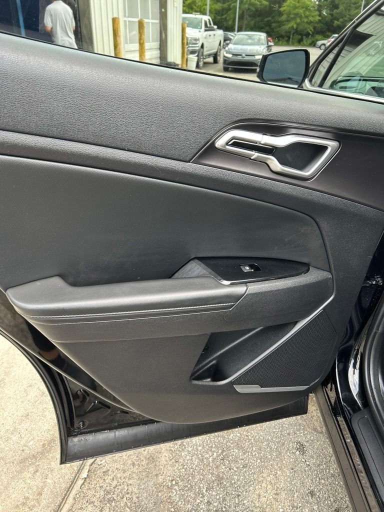 Used 2024 Black Kia EX image 9
