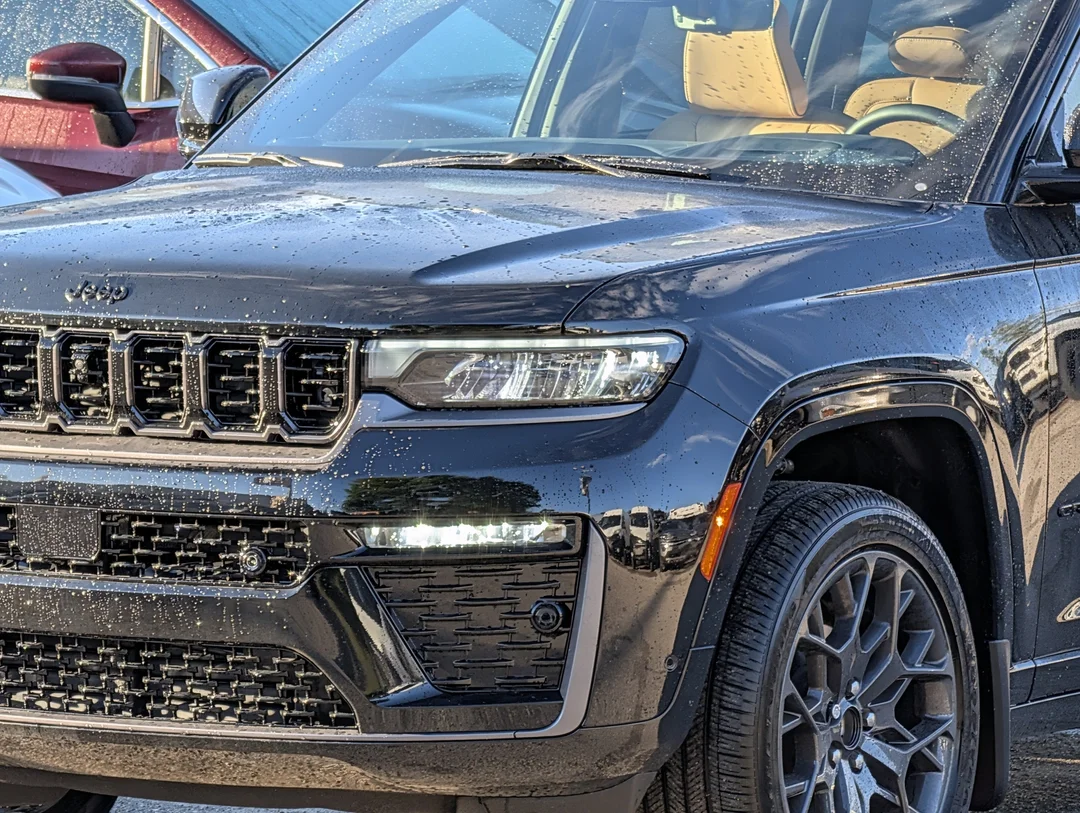 New 2026 Black Jeep Summit - - 4x4 - Advanced ProTech Group IV - Palermo Leather Seats - Head-Up Display & More! image 10