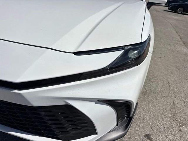2025 Toyota Camry SE - Photo 9