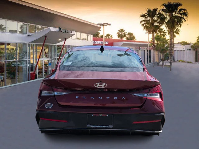Used 2025 Red Hyundai SE image 4