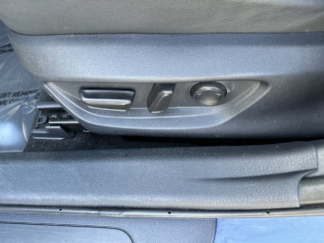 2025 Toyota Camry SE - Photo 12