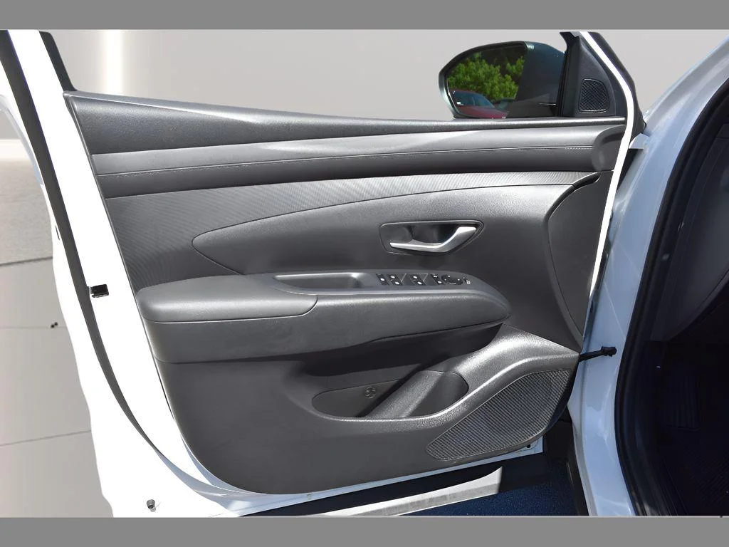 2025 Hyundai Santa Cruz SE - Photo 17