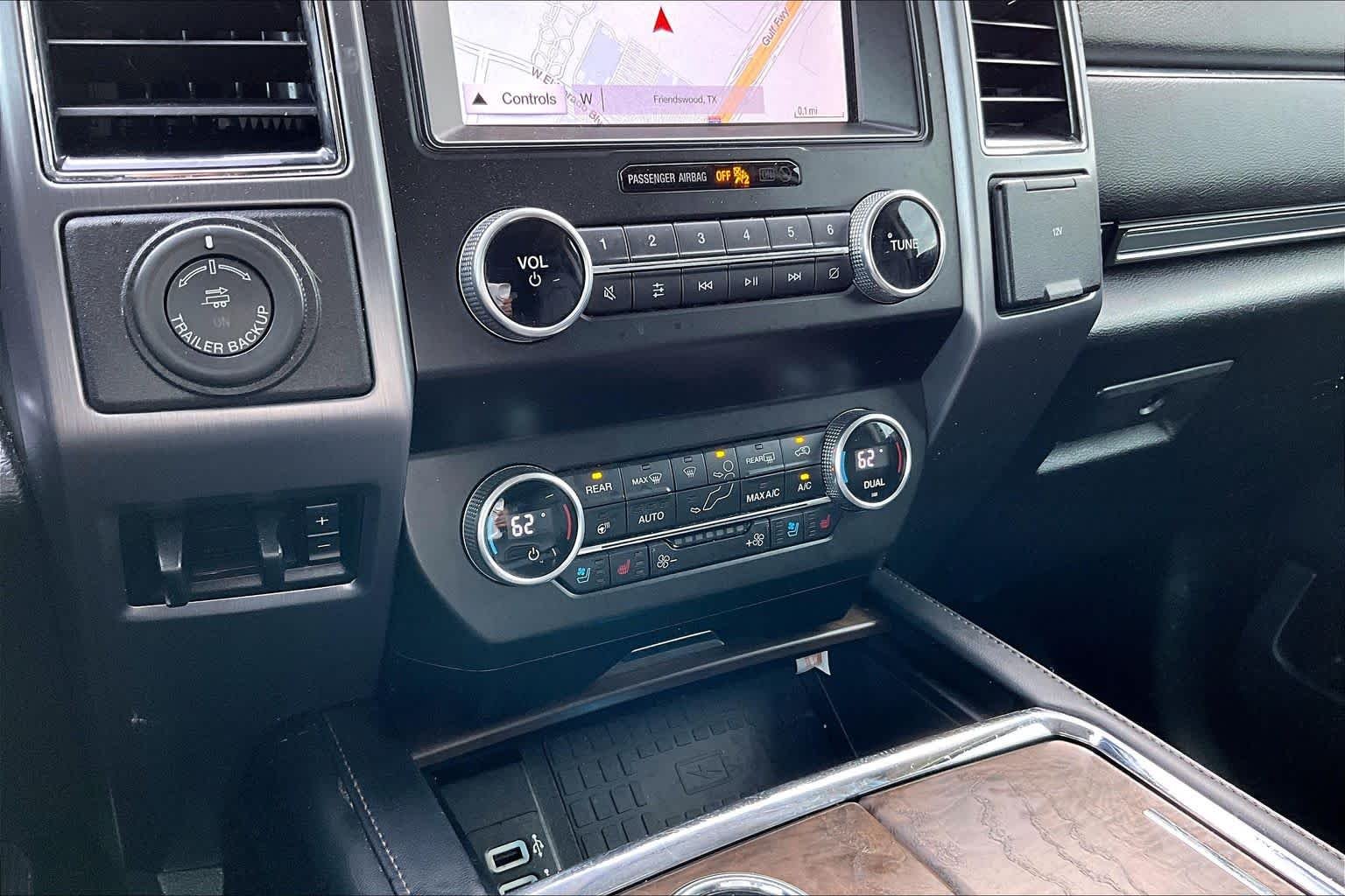 Used 2019 Agate Black Metallic Ford Platinum image 34