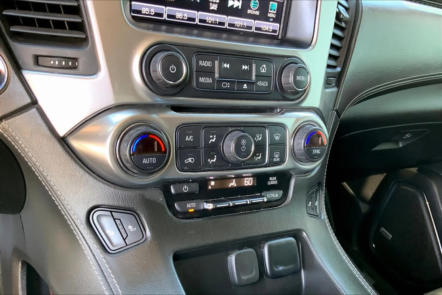 Used 2018 TUNGSTEN METALLIC Chevrolet LT image 32
