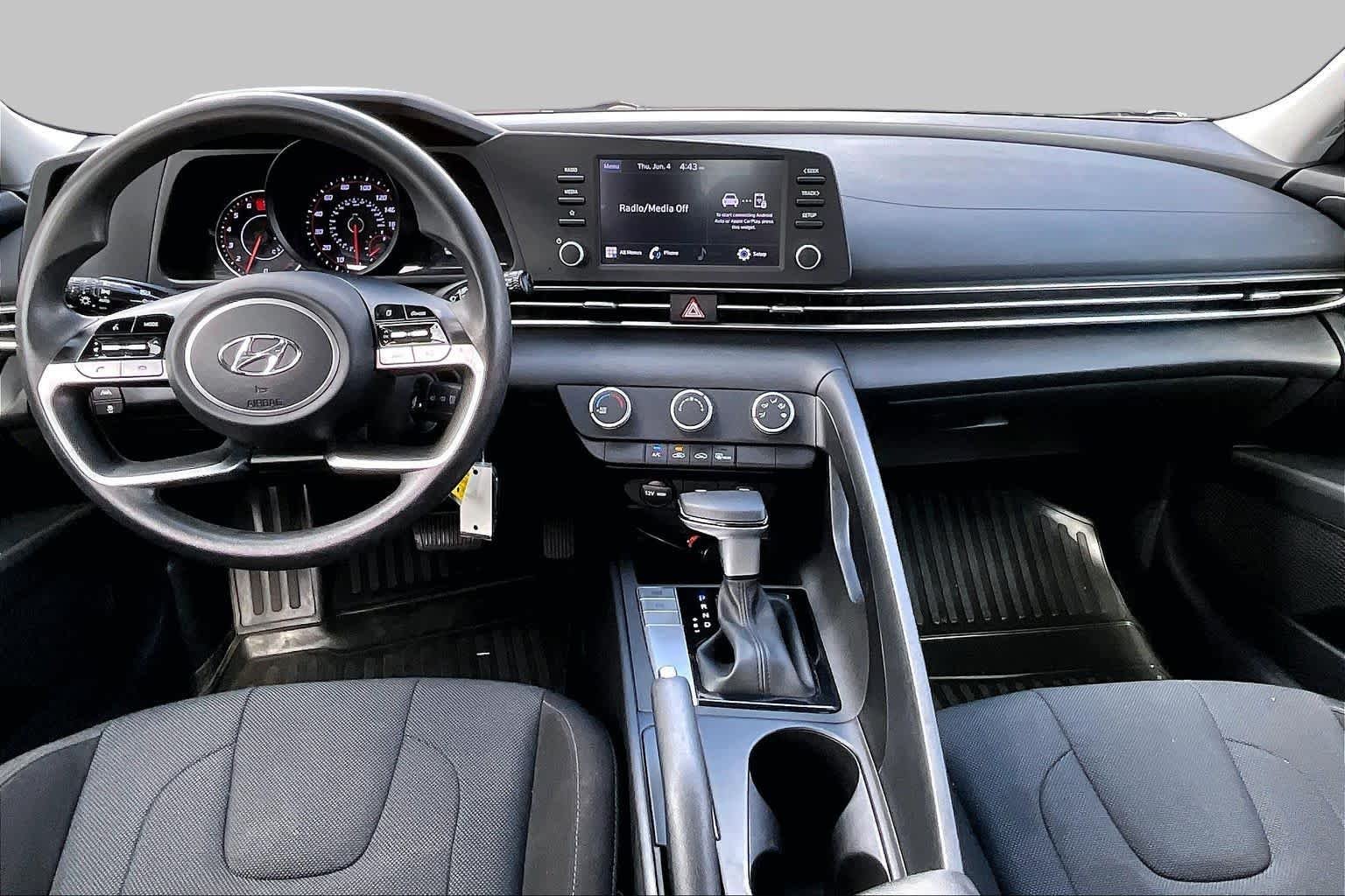 Used 2022 Electric Shadow Hyundai SE image 16