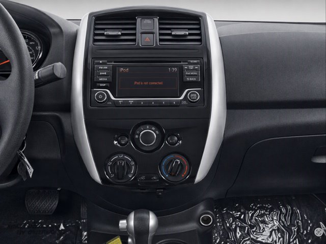 Used 2018 White Nissan 1.6 SV image 13