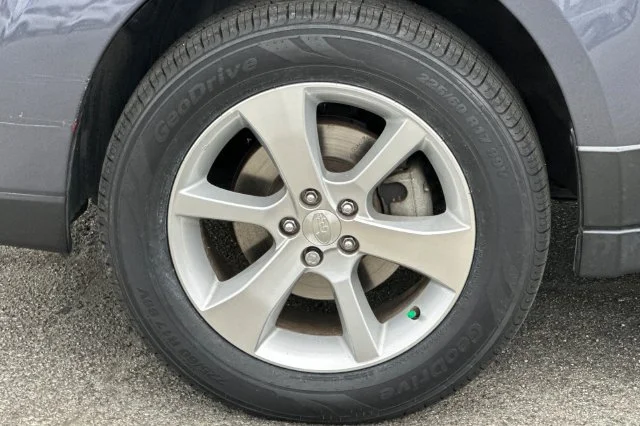 Used 2014 Gray Subaru 2.5i image 32