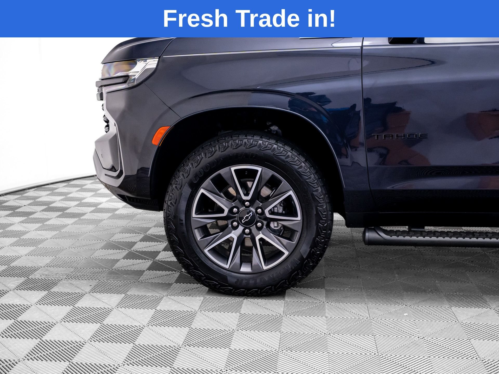 Used 2024 Gray Chevrolet Z71 image 36