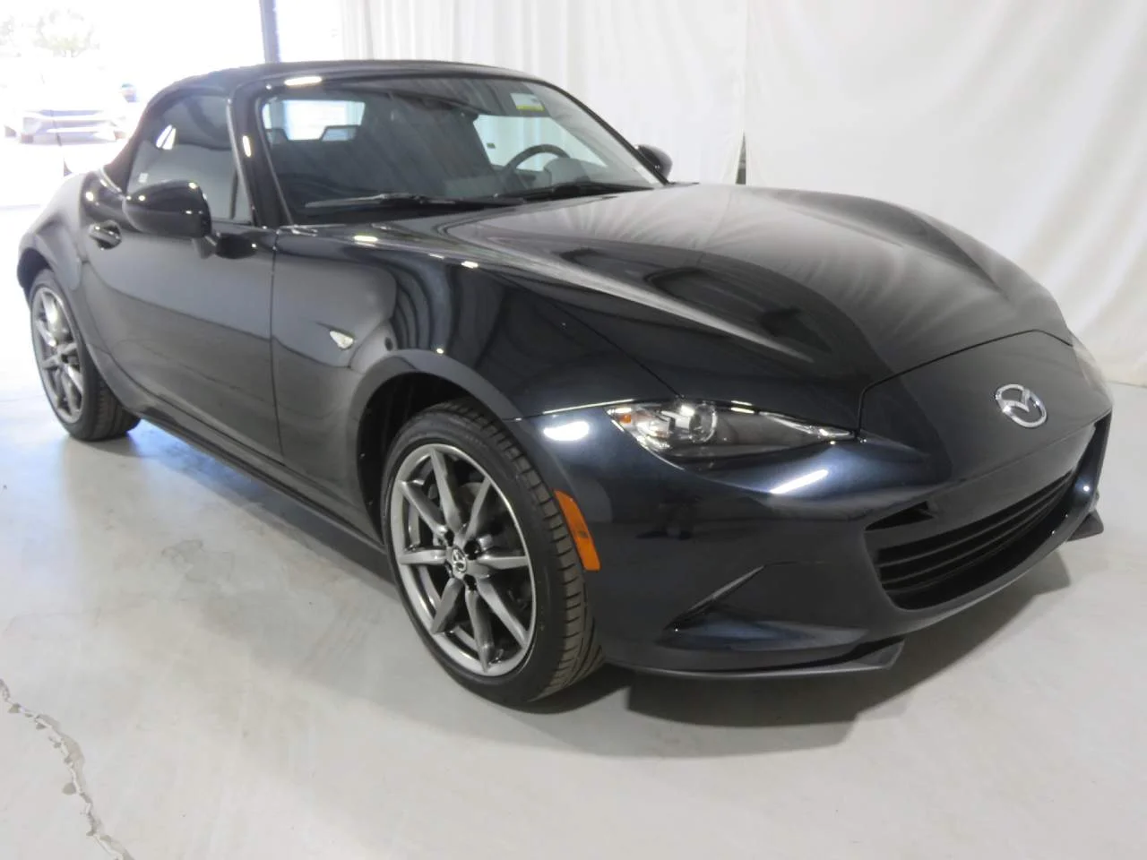 Used 2023 Jet Black Mica Mazda Grand Touring image 3