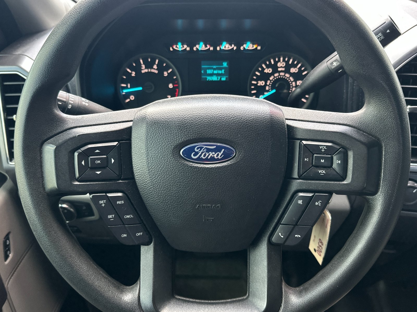 Used 2019 Oxford White Ford XLT image 22