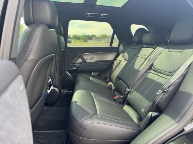 New 2026 Santorini Black Land Rover SE image 11