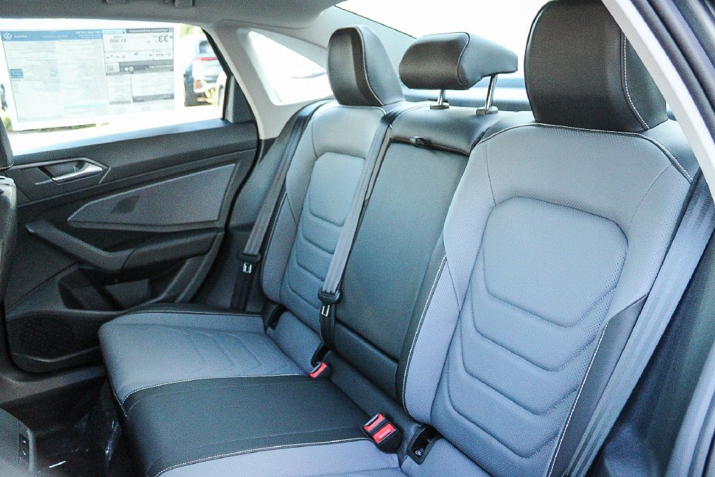 New 2027 Gray Volkswagen 1.5T SEL image 18