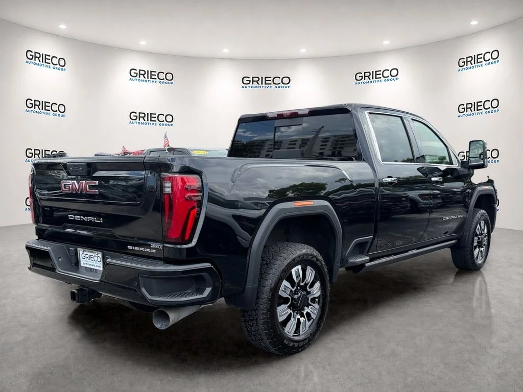 Used 2024 Onyx Black GMC Denali image 7