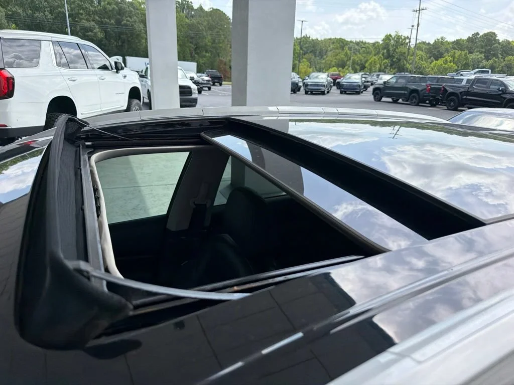 Used 2019 Magnetic Black Pearl Nissan SL image 7