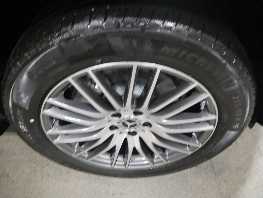 New 2026 Verde Silver Metallic Mercedes-Benz GLC 300 image 15