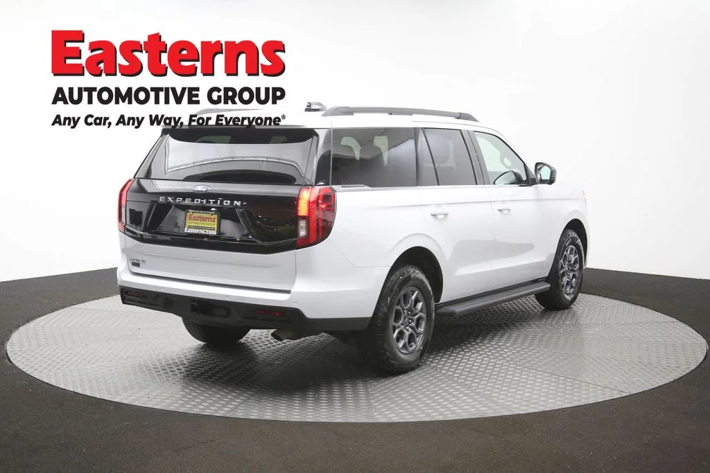 Used 2025 White Ford Active image 40