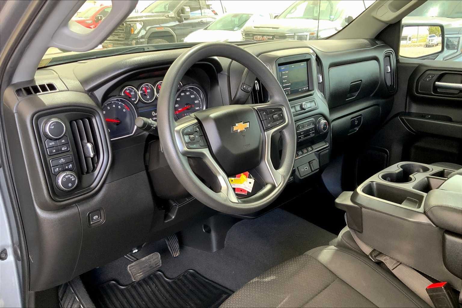 Used 2022 Satin Steel Metallic Chevrolet Custom image 18