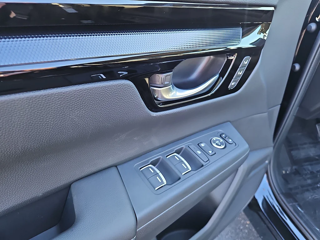 2027 Honda CR-V EX-L, photo 12 of 12