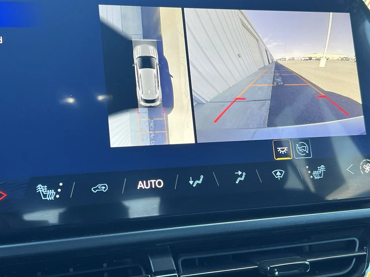 2024 Chevrolet Equinox EV Launch Edition - Photo 19