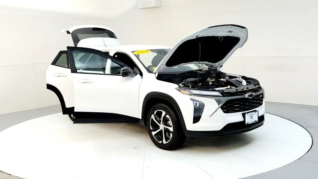 Used 2024 White Chevrolet 1RS image 12