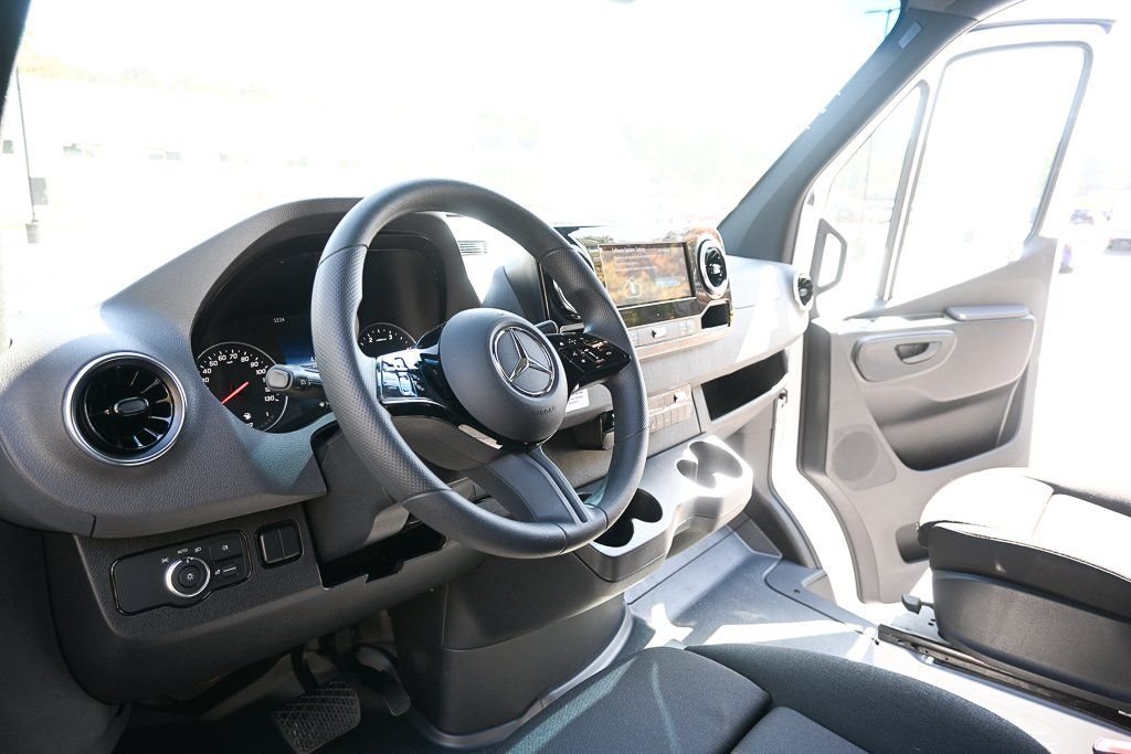 New 2026 Arctic White Mercedes-Benz Cargo 170 WB image 6