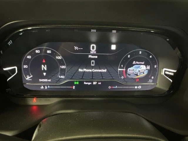 Used 2022 White Frost Tricoat GMC Denali image 18