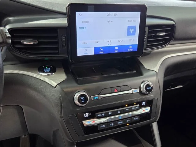 Used 2020 Silver Ford XLT image 21