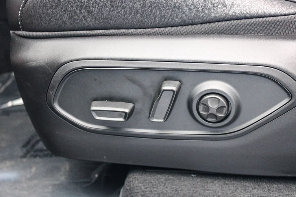 New 2026 Baltic Gray Metallic Clearcoat Jeep Altitude image 21