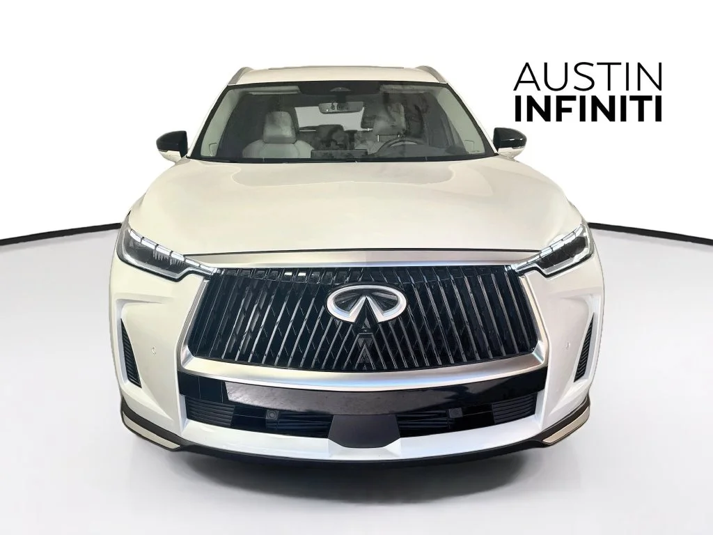 Certified Used 2027 White INFINITI LUXE image 4