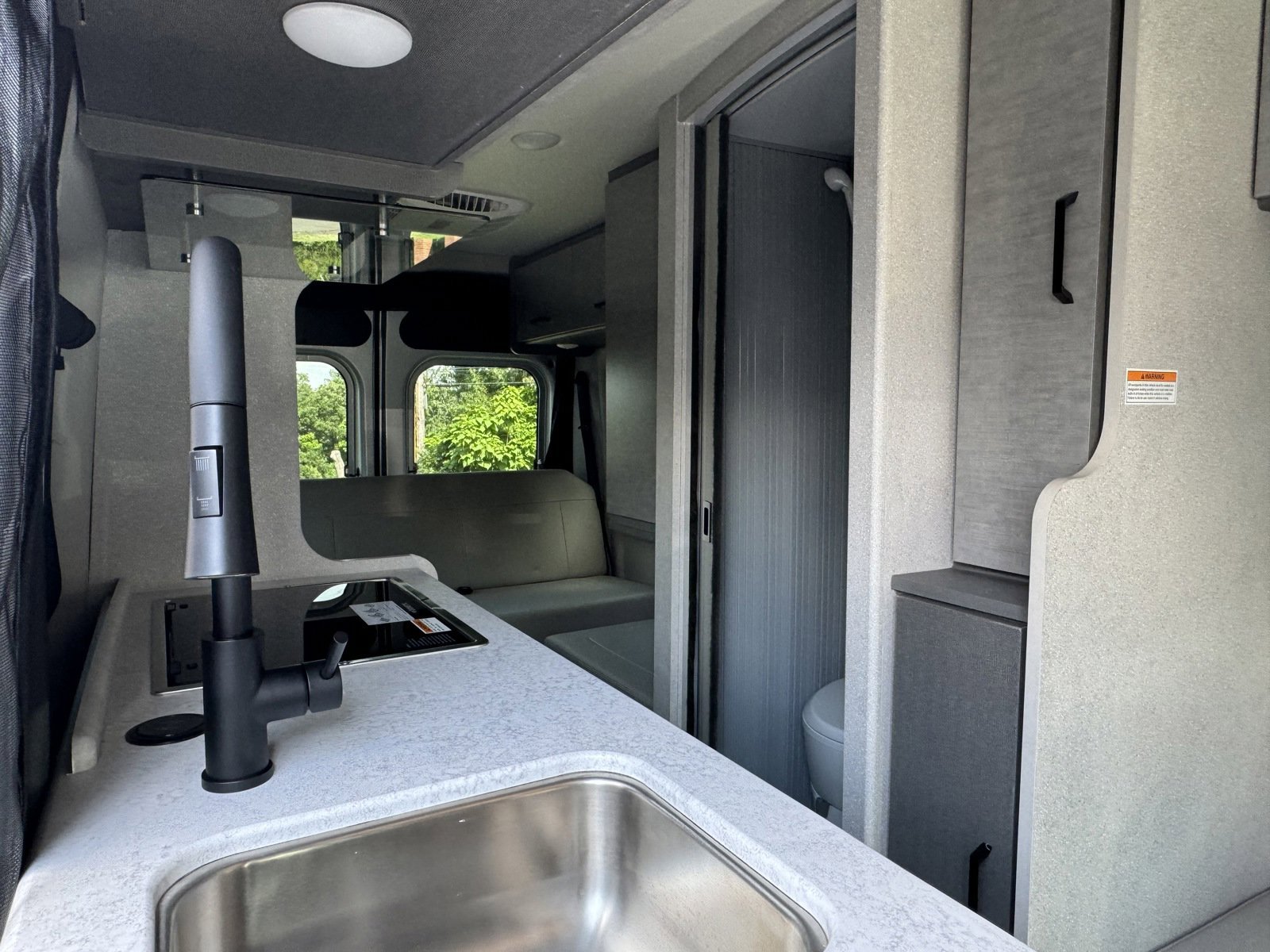 New 2025 Bright Silver Metallic Clearcoat Thor Motor Coach 2JB image 19