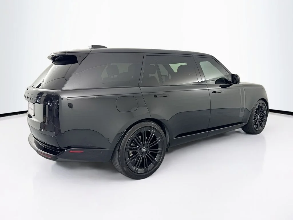 Used 2025 Black Land Rover SE image 5