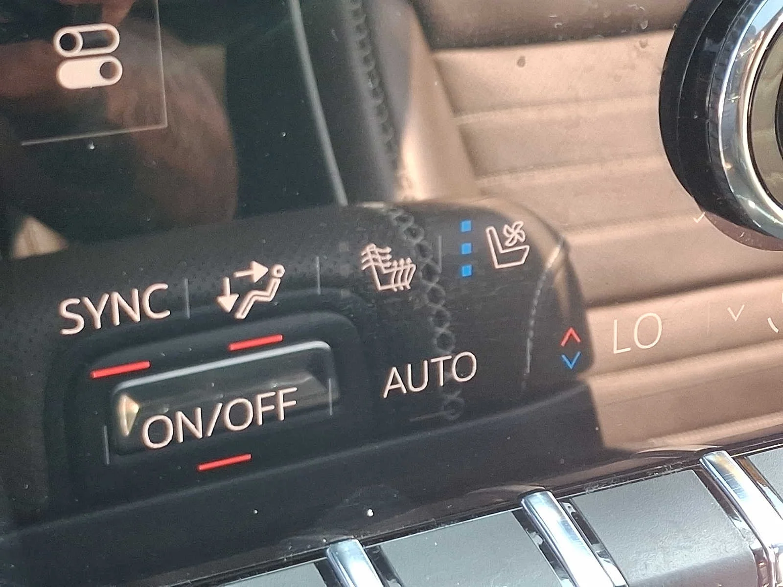 Used 2025 Onyx Black GMC Denali Ultimate image 24