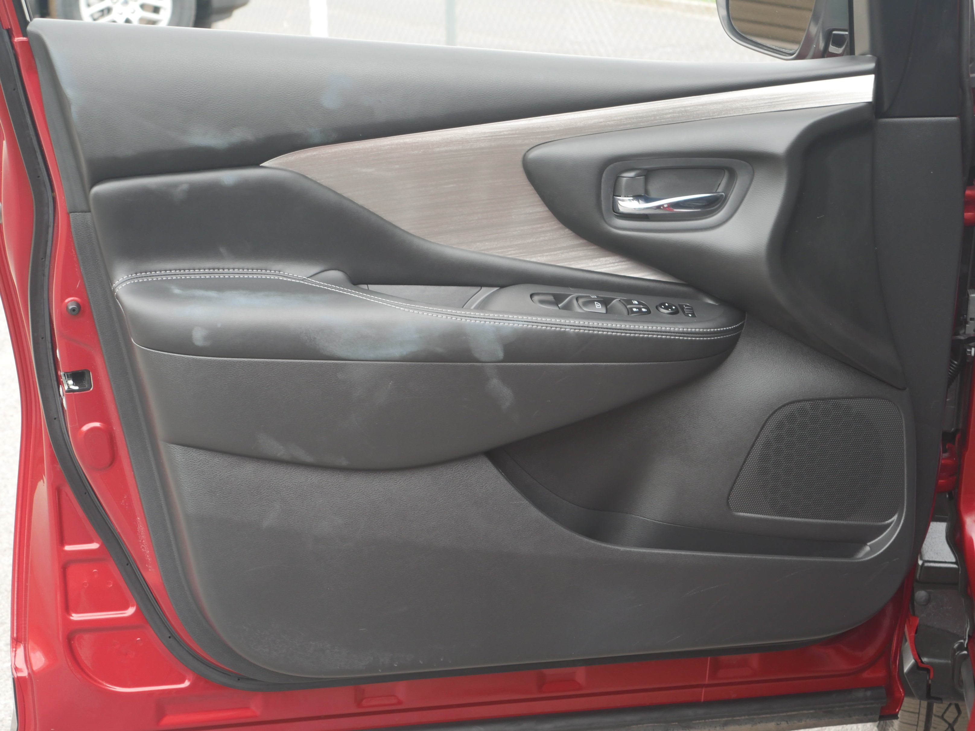 Used 2017 Cayenne Red Metallic Nissan SV image 28