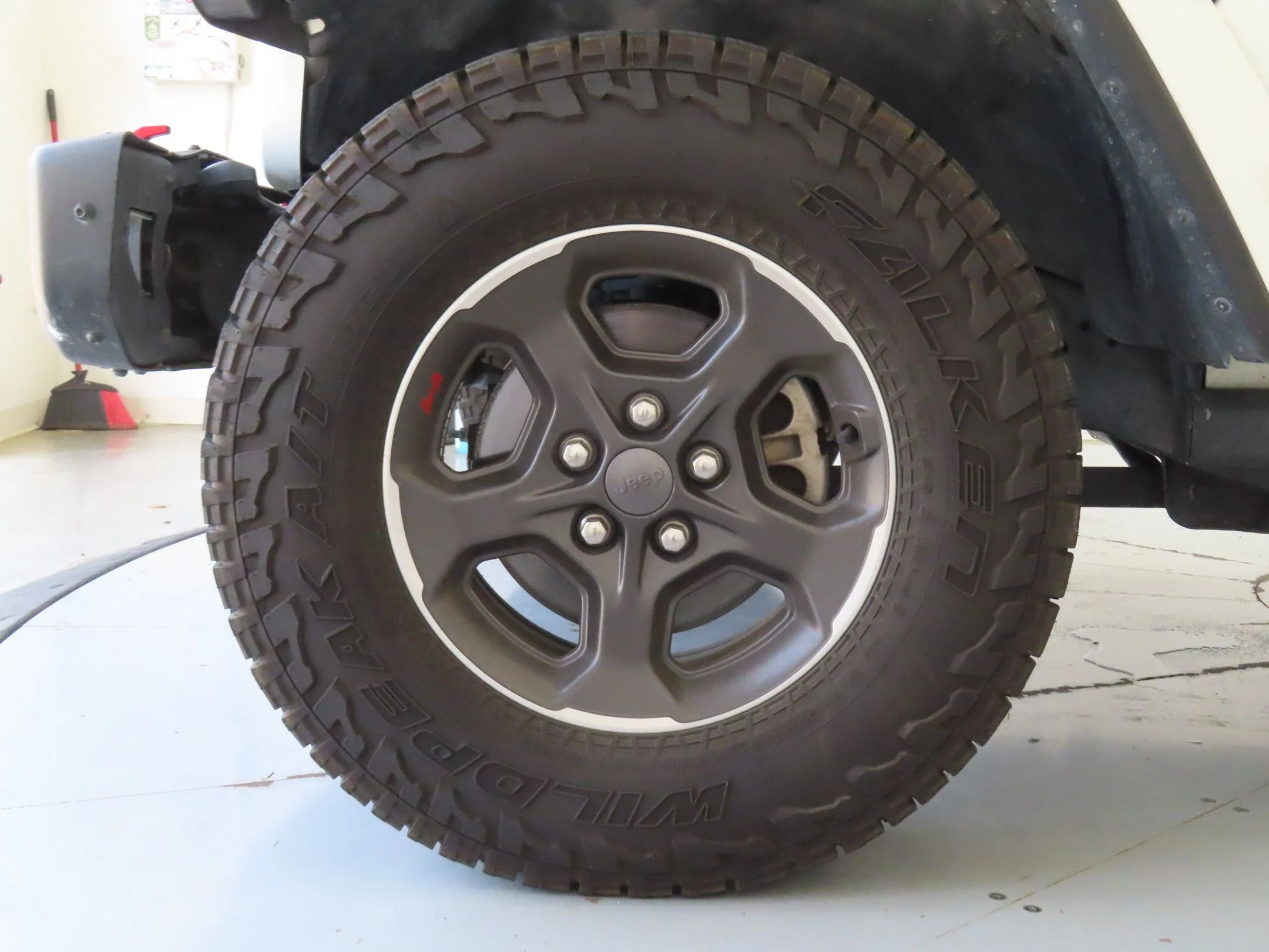 Used 2021 White Jeep Unlimited Rubicon image 27