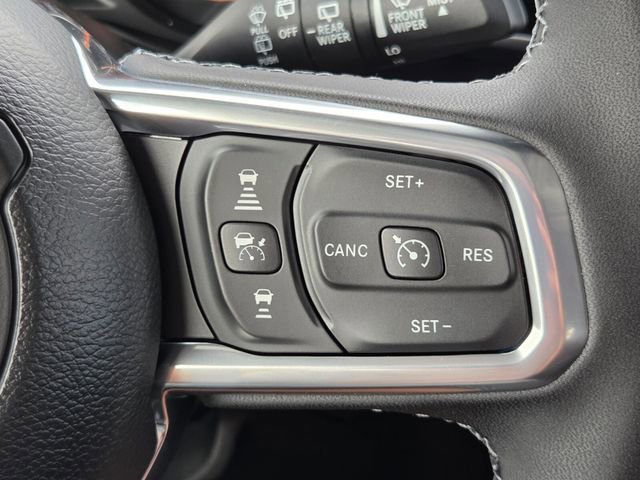New 2026 Bright White Clear-Coat Exterior Paint Jeep Sahara image 23