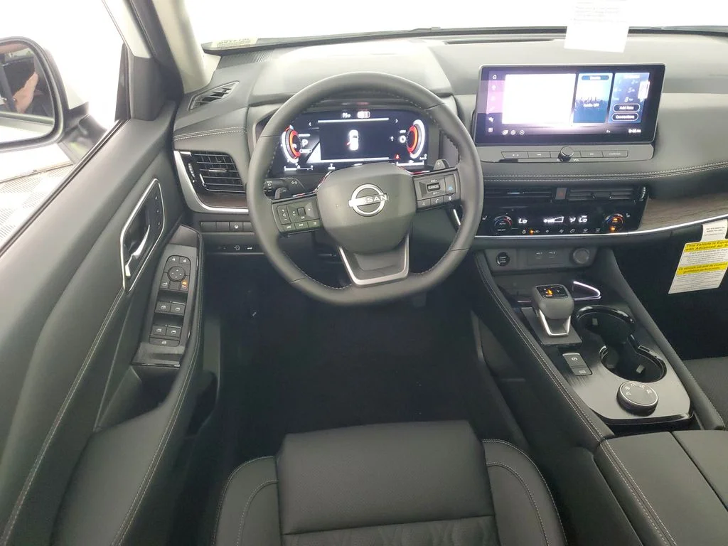 New 2026 White Nissan Platinum image 13