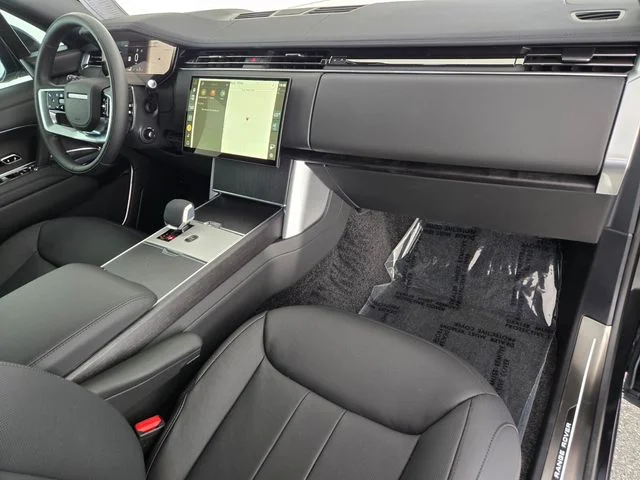 2026 Land Rover Range Rover SE - Photo 18