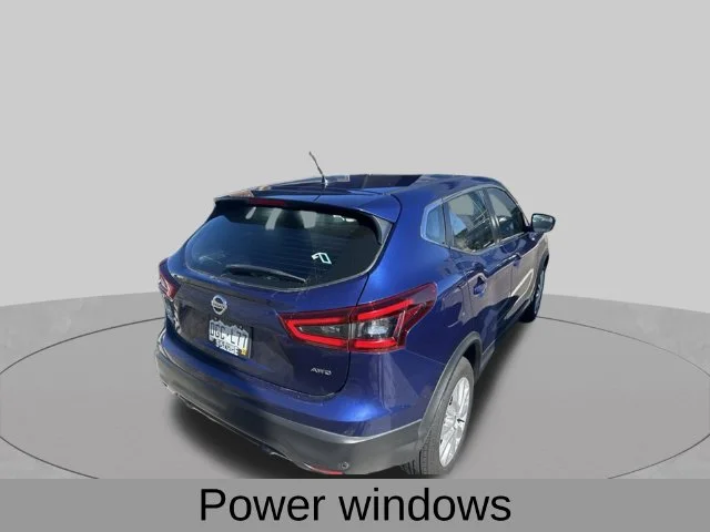 Used 2021 Blue Nissan S image 7