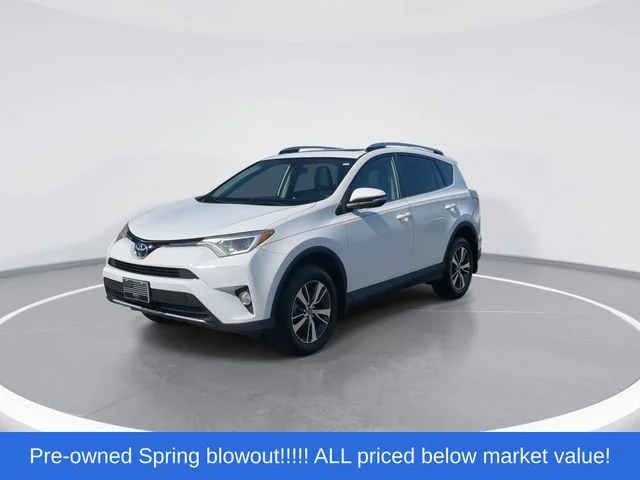 Used 2016 White Toyota XLE image 4