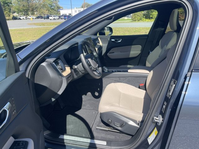Used 2026 Blue Volvo Plus image 7
