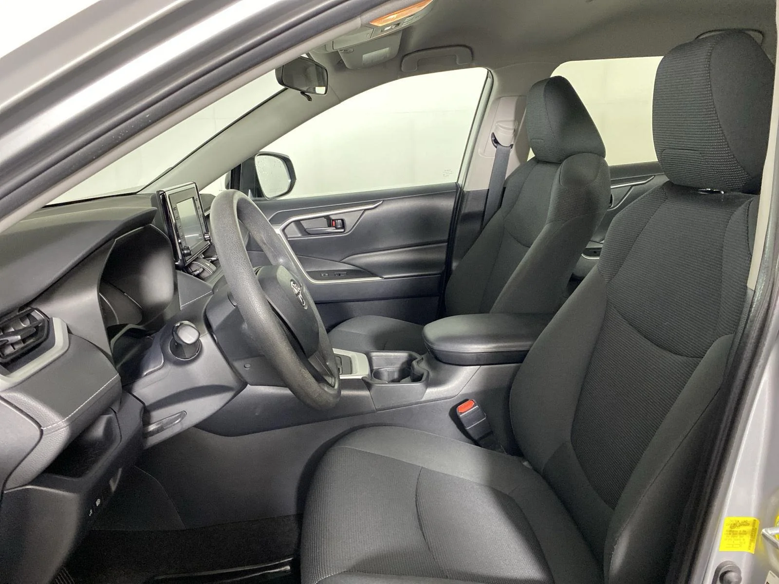 Used 2019 Gy Toyota LE image 10