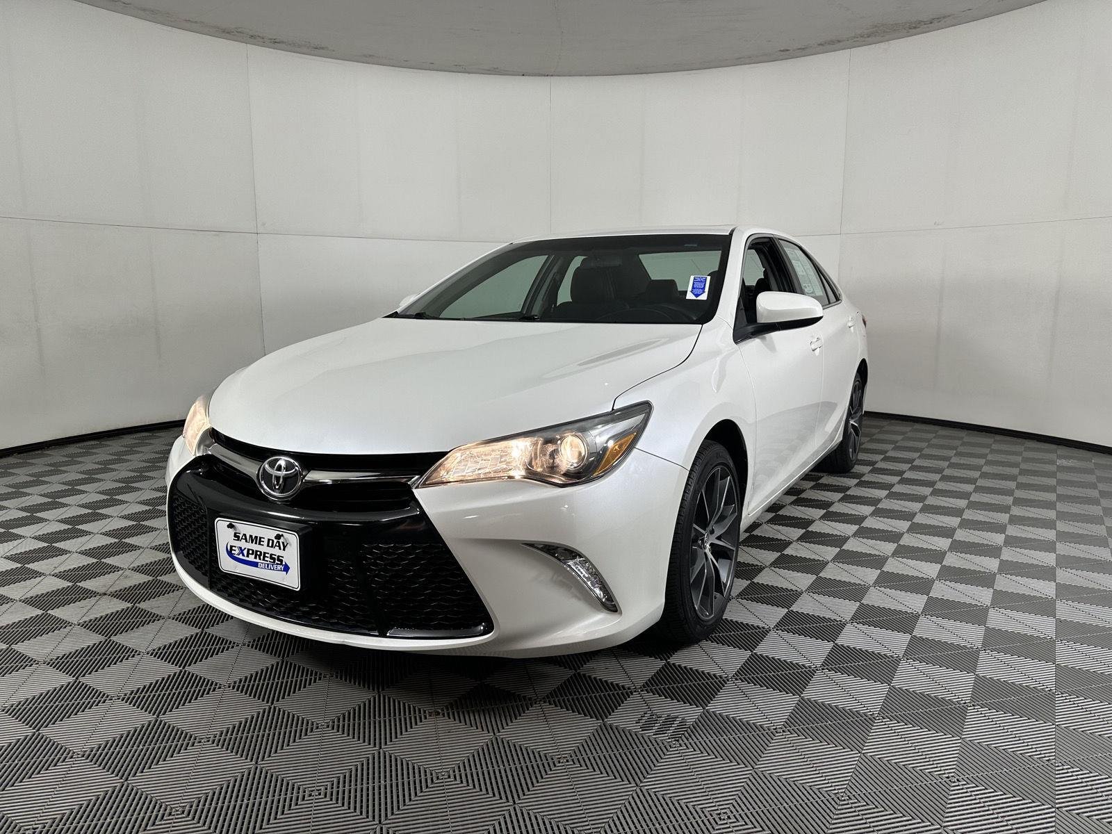 Used 2017 Blizzard Pearl Toyota XSE image 10
