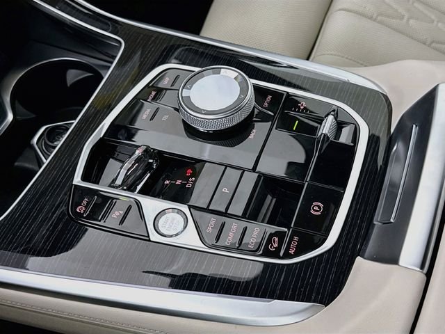 New 2027 White Metallic BMW xDrive40i image 17