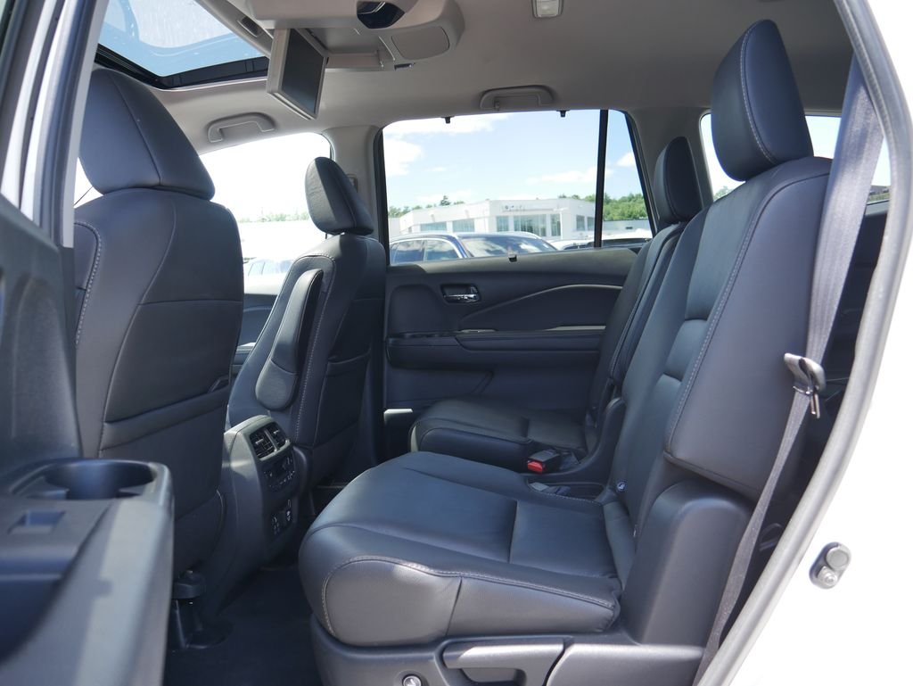 Used 2022 White Honda Touring image 17