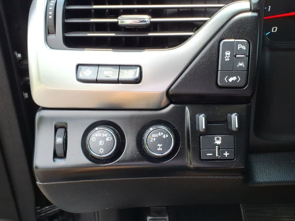 Used 2017 Tungsten Metallic Chevrolet Premier image 20