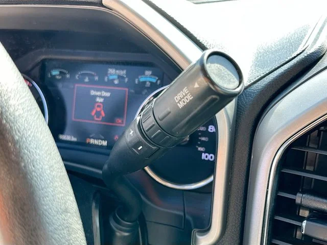 Used 2020 White Ford Lariat image 17